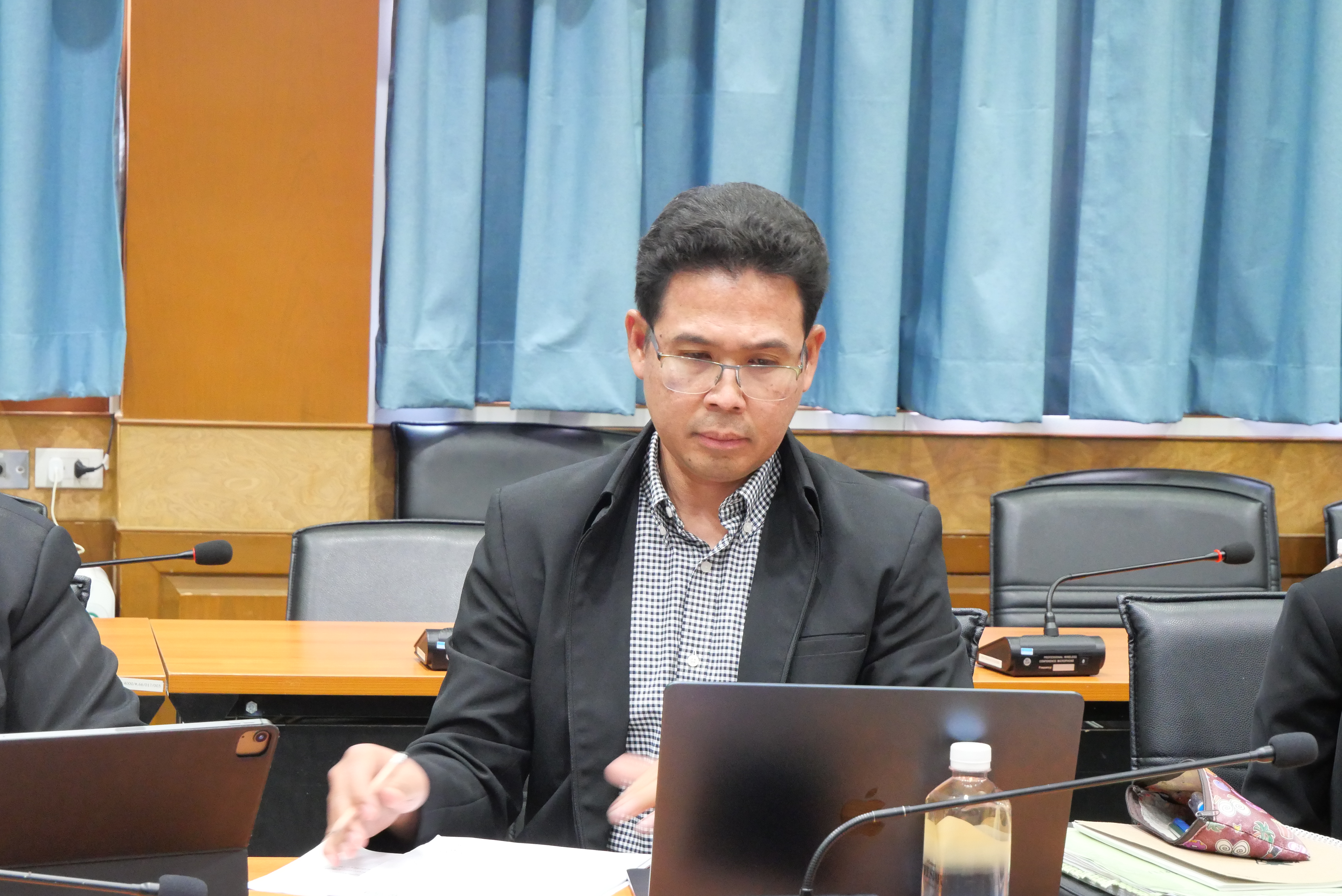 title - ส.ป.ก. ประชุมติดตามผลการจัดที่ดินตามข้อ 62